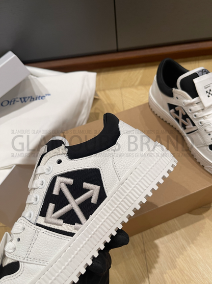 3.0 OFF COURT LOW UNISEX SNEAKERS