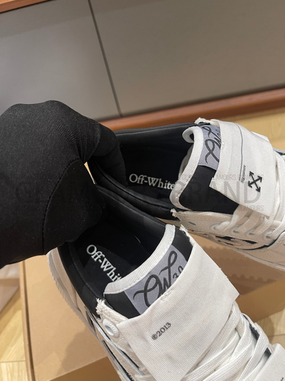 3.0 OFF COURT LOW UNISEX SNEAKERS