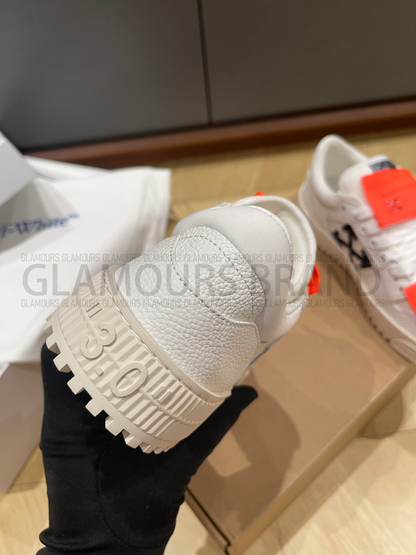 3.0 OFF COURT LOW UNISEX SNEAKERS