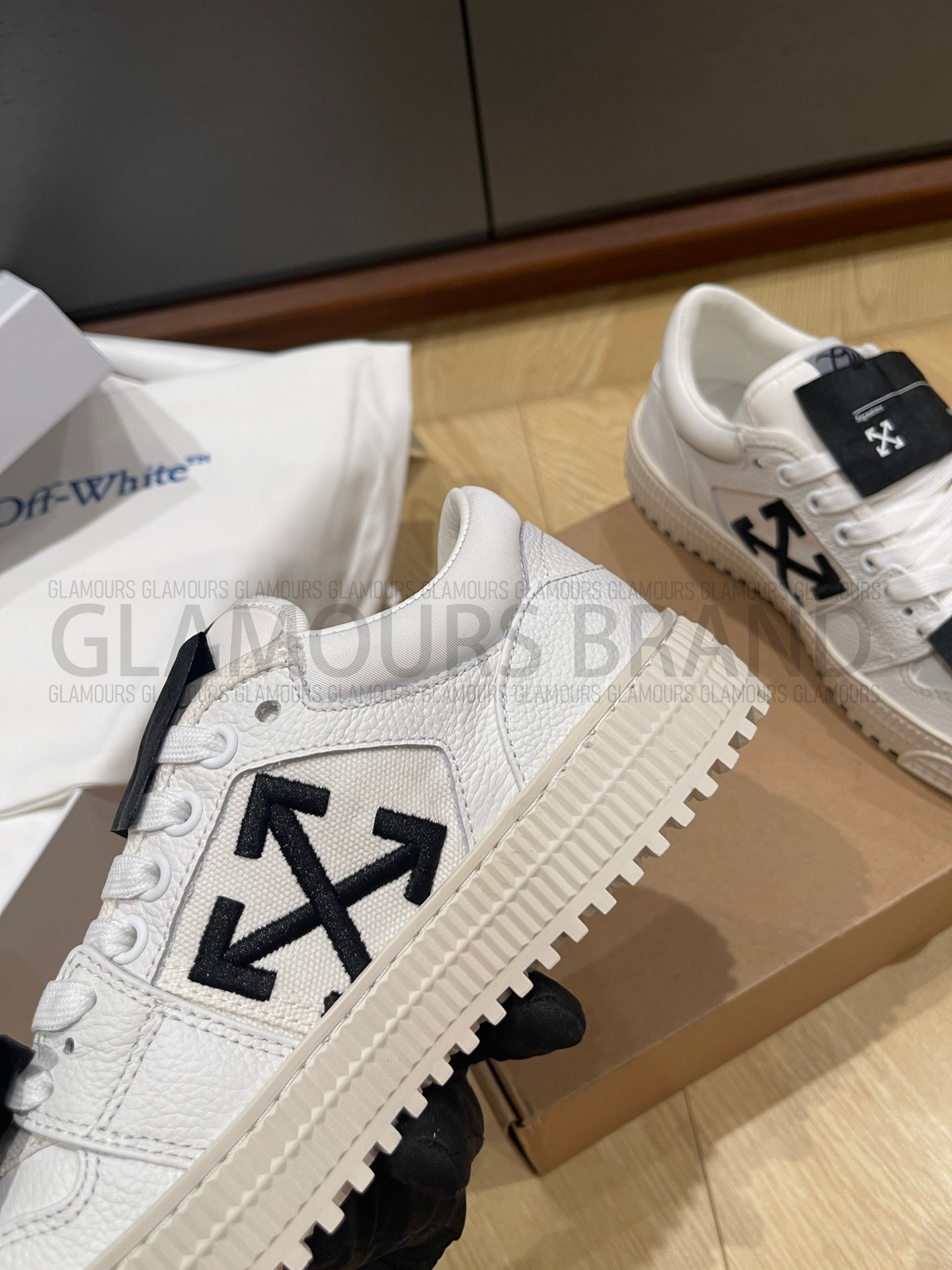 3.0 OFF COURT LOW UNISEX SNEAKERS