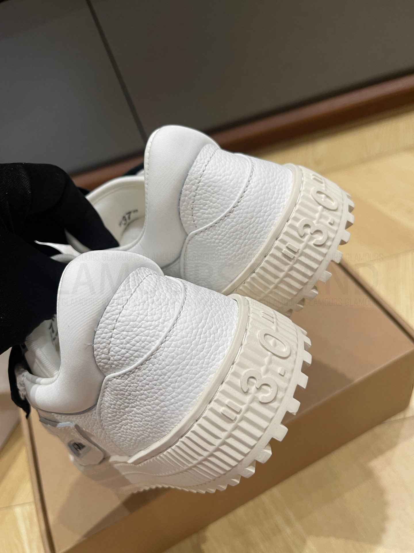 3.0 OFF COURT LOW UNISEX SNEAKERS