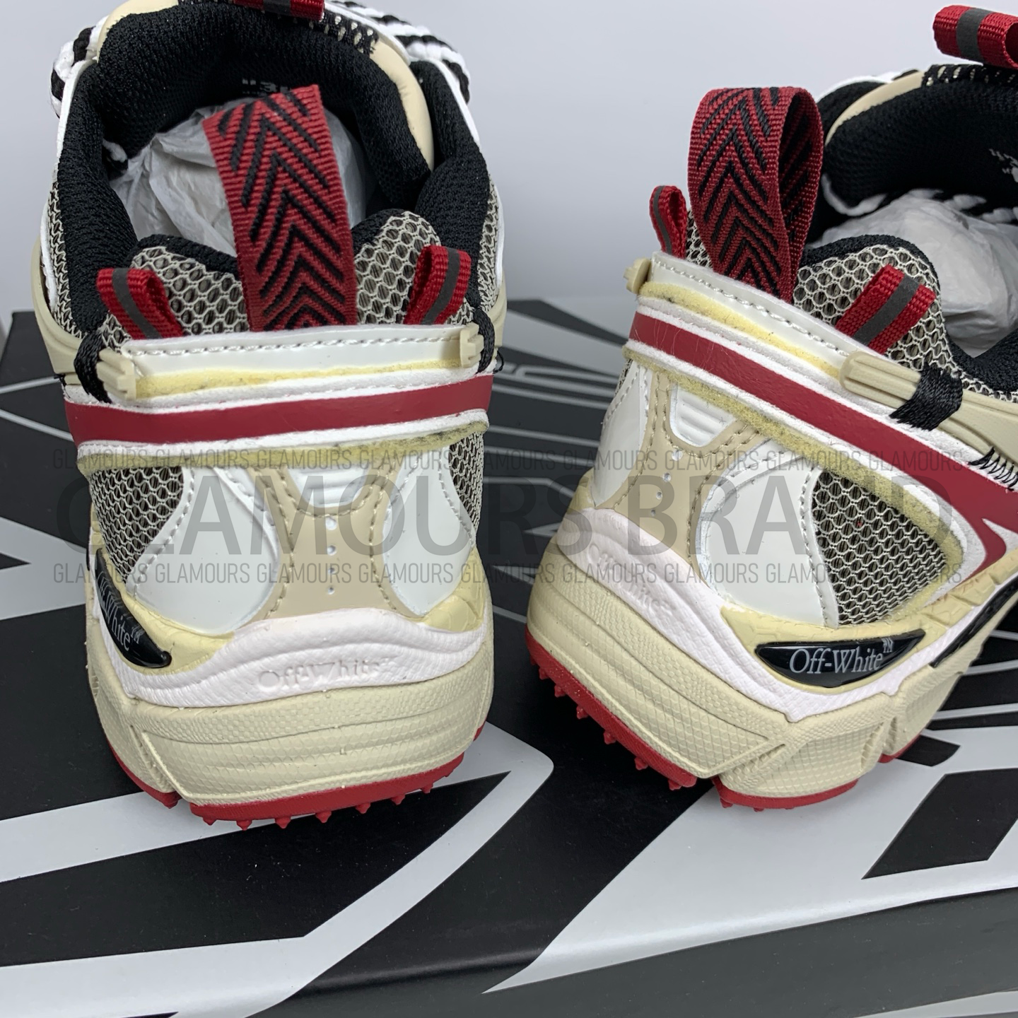 BE RIGHT BACK UNISEX SNEAKERS