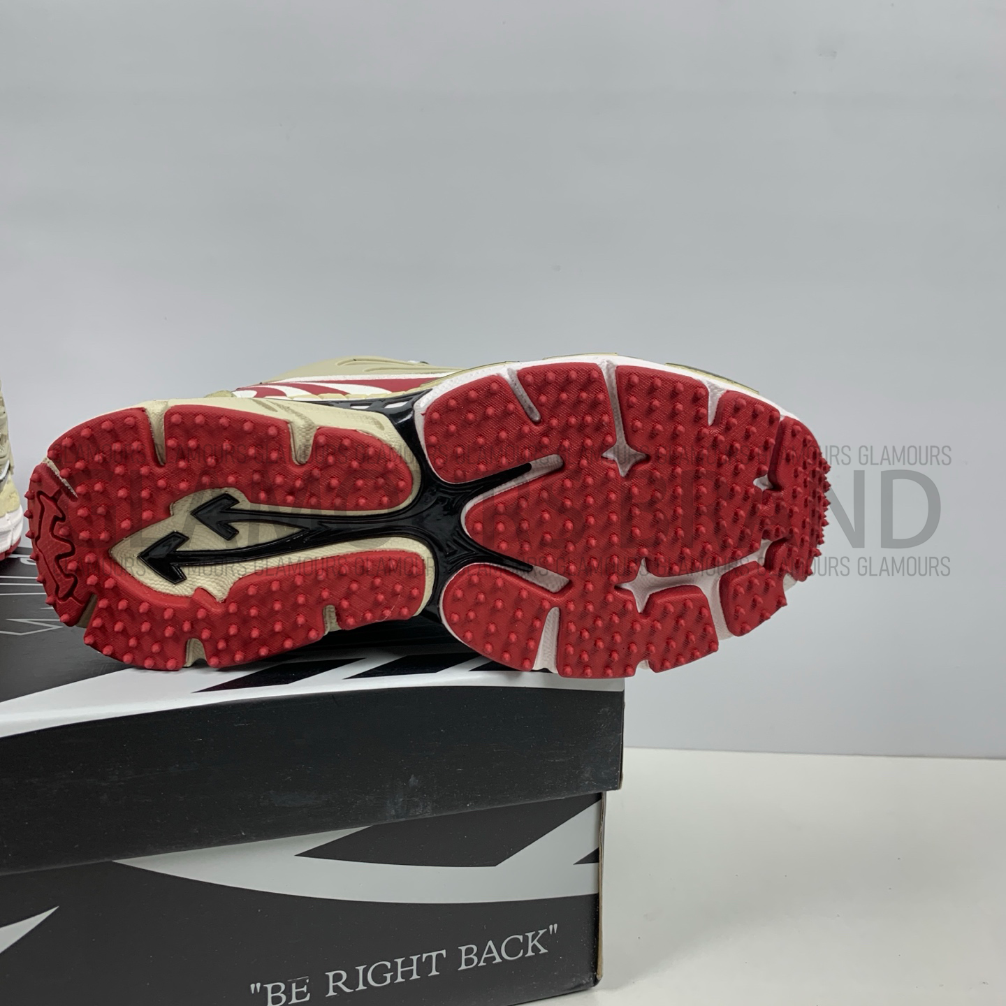 BE RIGHT BACK UNISEX SNEAKERS