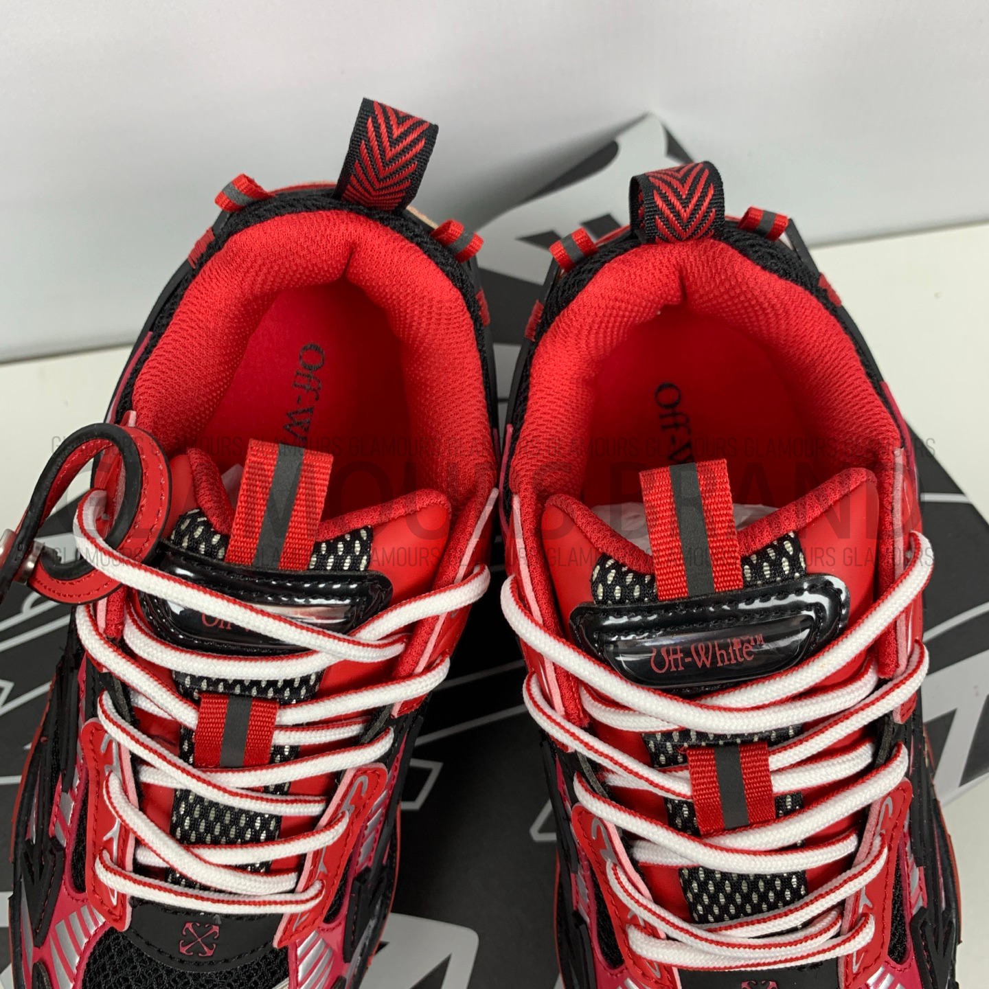 BE RIGHT BACK UNISEX SNEAKERS