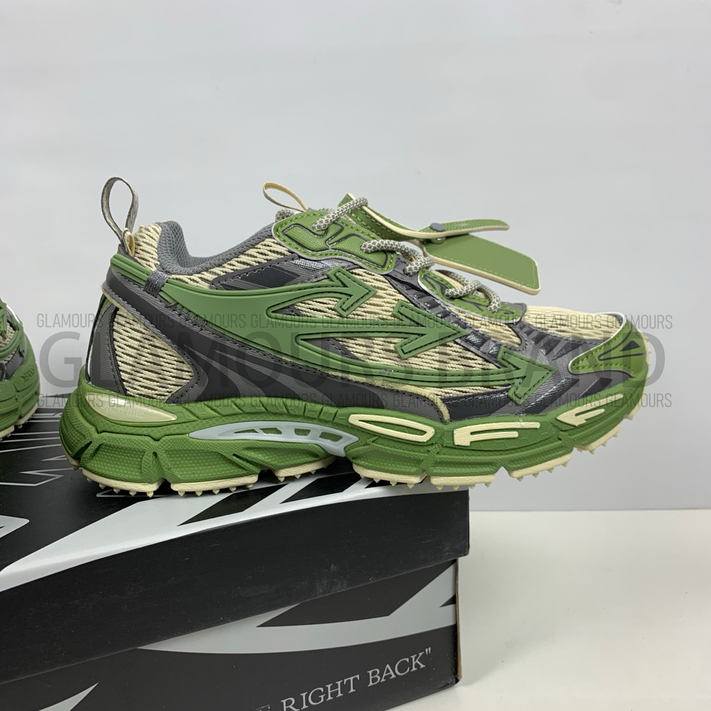 BE RIGHT BACK UNISEX SNEAKERS