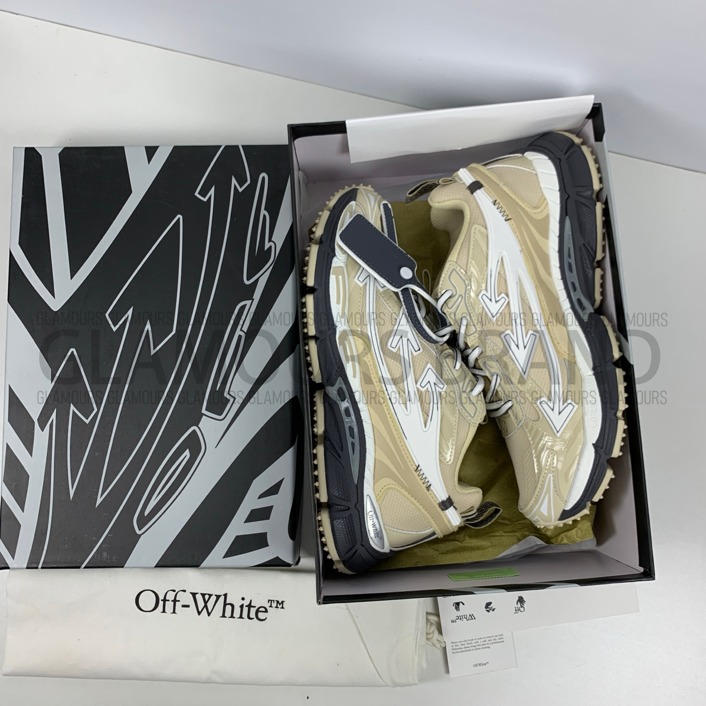 BE RIGHT BACK UNISEX SNEAKERS