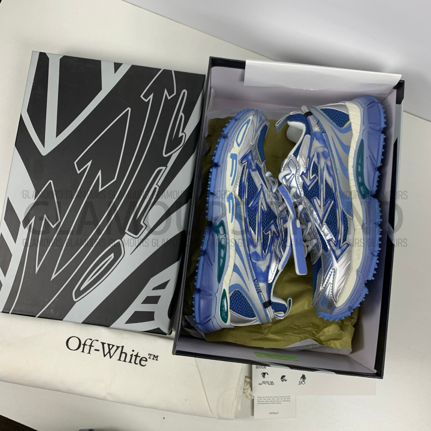 BE RIGHT BACK UNISEX SNEAKERS