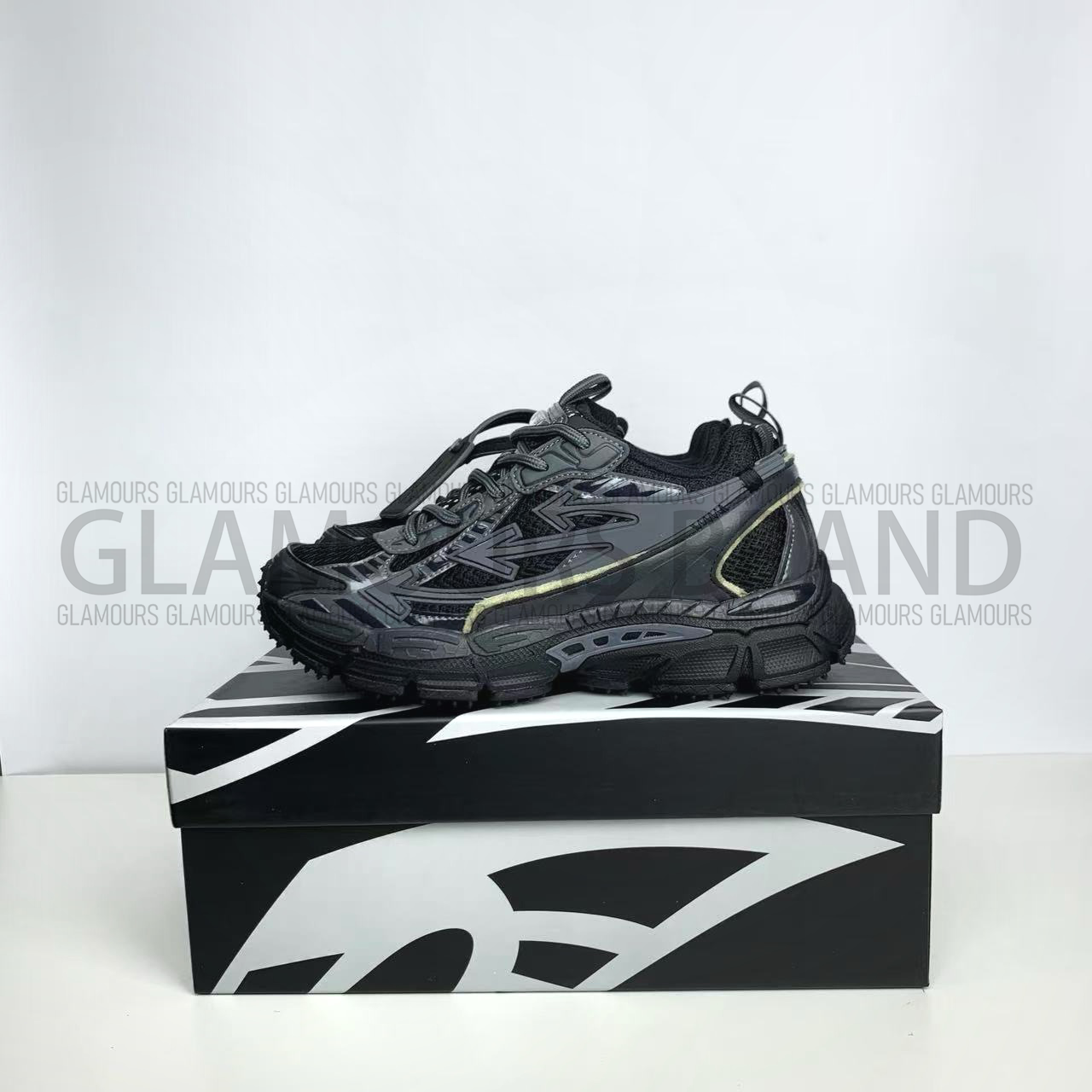 BE RIGHT BACK UNISEX SNEAKERS