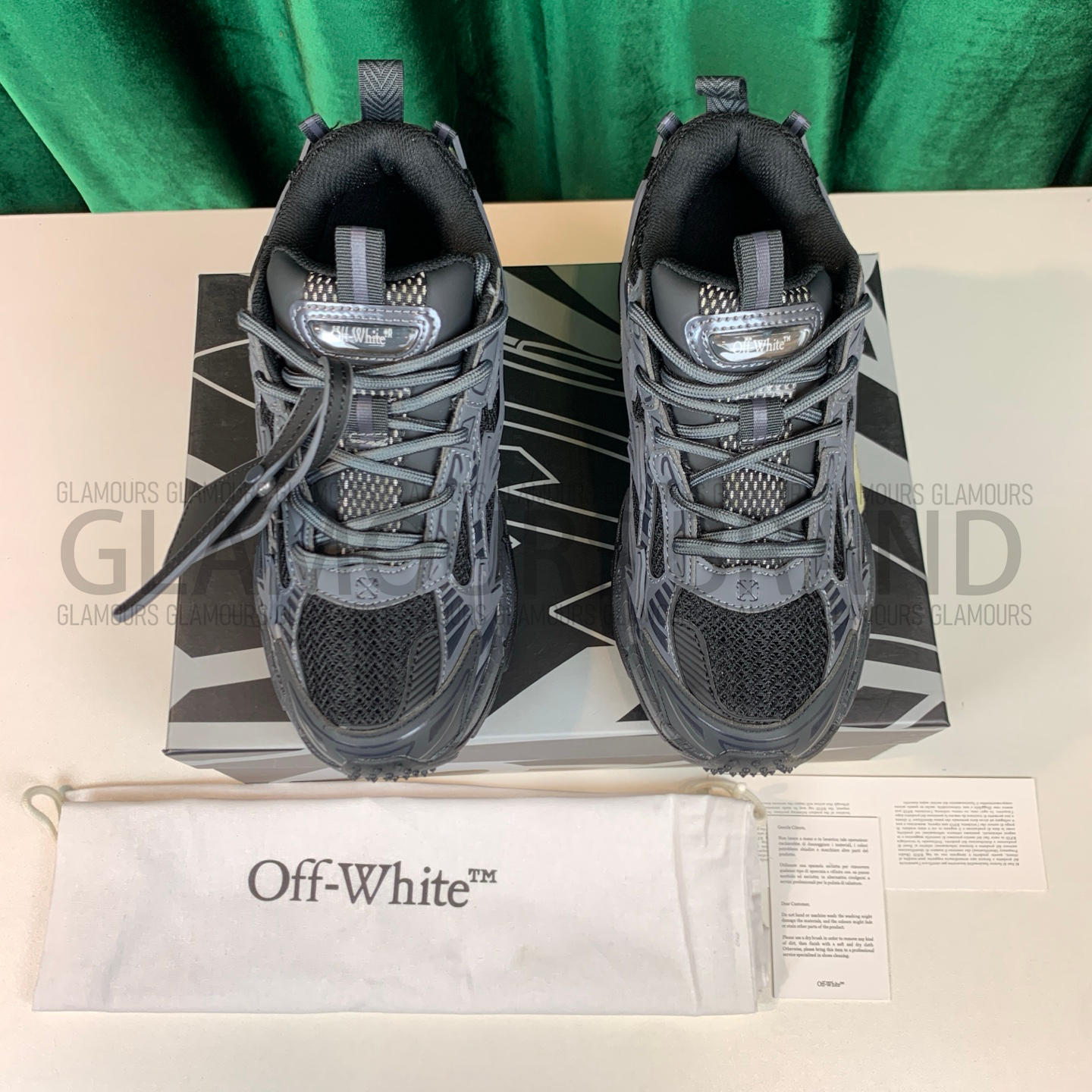 BE RIGHT BACK UNISEX SNEAKERS