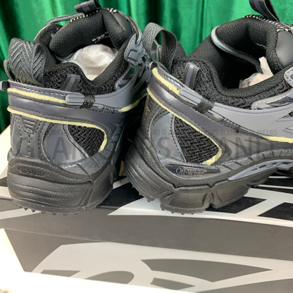 BE RIGHT BACK UNISEX SNEAKERS