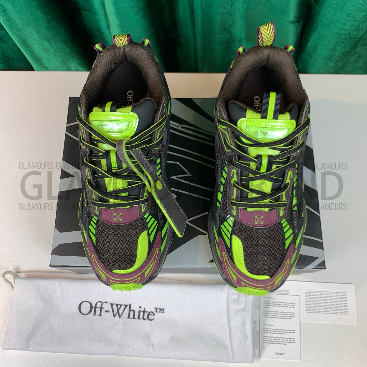 BE RIGHT BACK UNISEX SNEAKERS