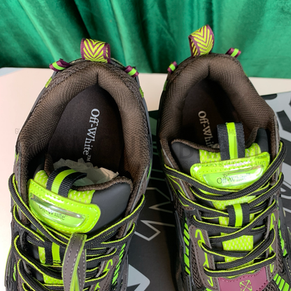 BE RIGHT BACK UNISEX SNEAKERS