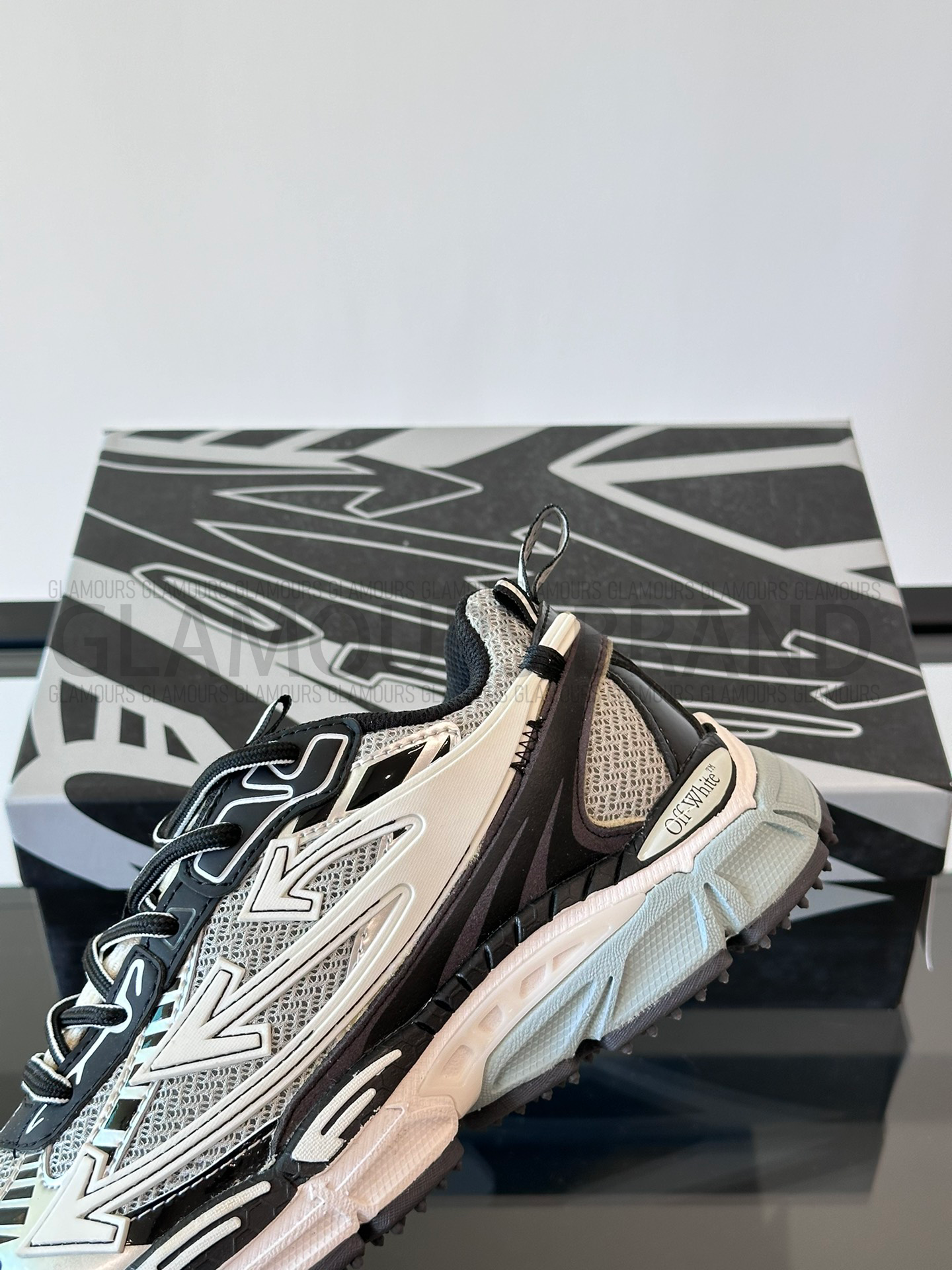 RIGHT BACK UNISEX SNEAKERS